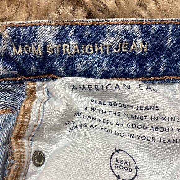 American Eagle Mom Ripped Strait Leg Jean distressed Cotton Light-wash High-rise - Picture 10 of 13